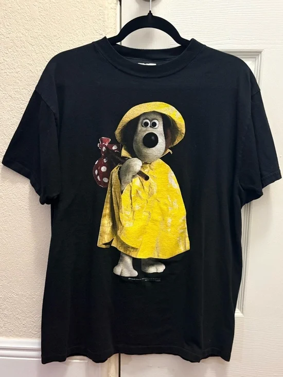 Vintage Wallace & Gromit Gromit Raincoat Graphic Tee Tultex Size L Black - Picture 1 of 4
